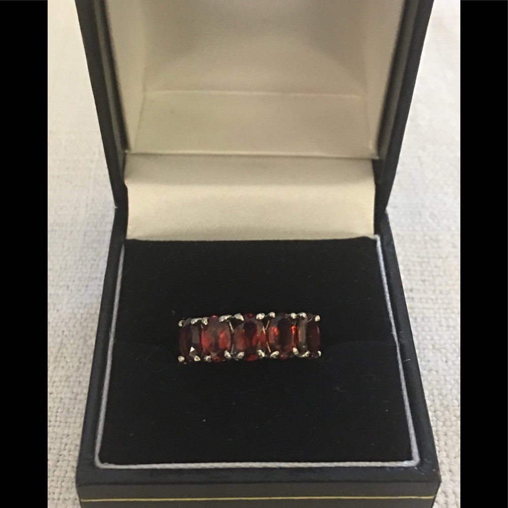 Mozambique Garnet 5 Stone Ring 2.85 tcw size 7